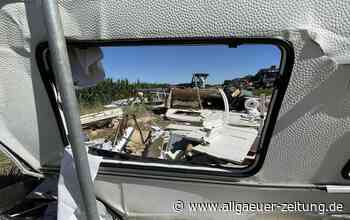 Unfall A7 heute bei Kirchdorf: Wohnwagen kurz vor Memmingen total zerstört - Nachrichten aus Memmingen - Allgäuer Zeitung