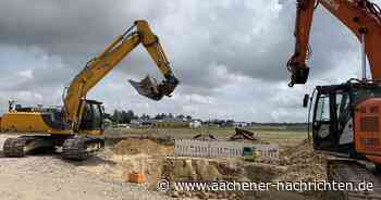 Zwischen A44 und Landebahn: Das Gebiet „Aero-Park 1“ am Flugplatz wird verrohrt