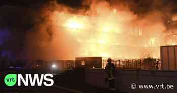 BEKIJK - Appartementencomplex in de Duitse stad Essen gaat in vlammen op - Vlaamse Radio- en Televisieomroeporganisatie