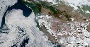 Space View Shows Explosive Growth of Massive California Wildfire     - CNET