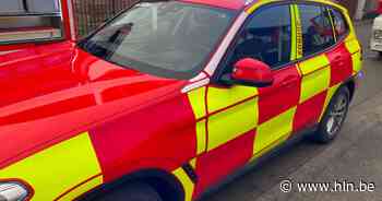 Paniek voor rokende wagen in Nijverheidsstraat | Erpe-Mere | hln.be - Het Laatste Nieuws