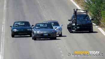 Il film su Enzo Ferrari: iniziano le riprese a Modena (con tre Mazda MX-5) - Automoto.it