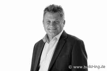 Bernd Schlenker, auxalia GmbH, spricht auf der Building Life DIGITAL 2022 - Build-Ing.