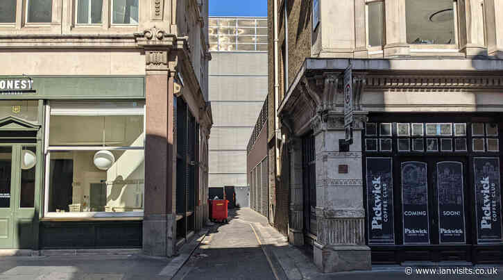 London’s Alleys: Broad Street Avenue, EC2