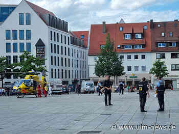Hubschrauber landet auf Ulmer Münsterplatz