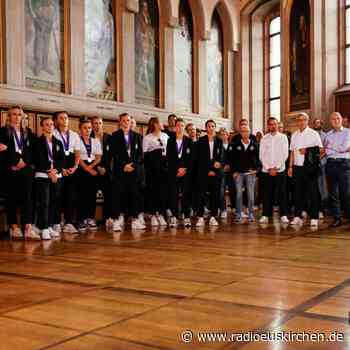 Voss-Tecklenburg fordert Grundgehalt in Frauen-Bundesliga - radioeuskirchen.de