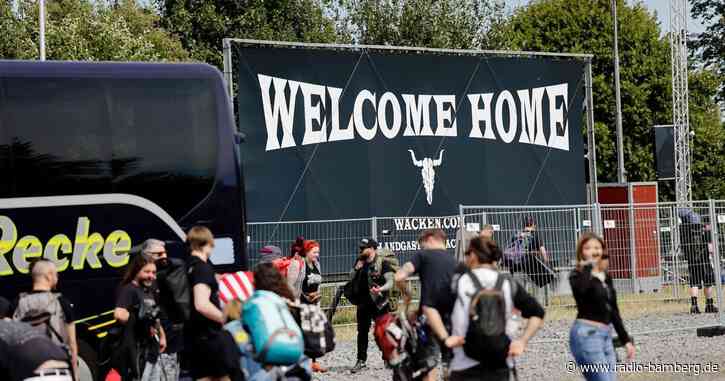 Fans feiern schon vor Festivalstart in Wacken