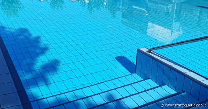 Vanno a cena dai vicini e trovano i loro cadaveri che galleggiano in piscina: indaga la polizia