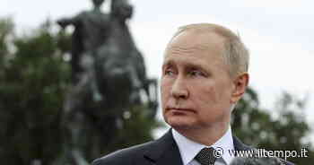 Putin malato, il gesto nell'ultimo video del presidente: "Braccio destro fermo" - Il Tempo