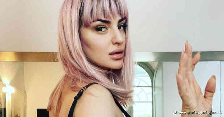 Arisa nuda su Instagram: “Sono ogni donna, ma sono anche un uomo”. Hater all’attacco, lei replica così