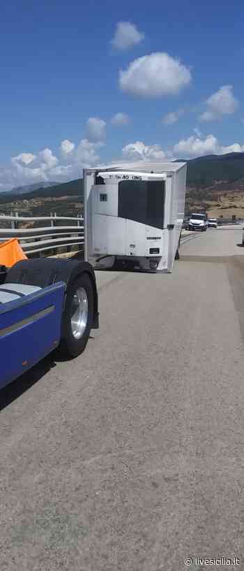 Incidente, si sgancia motrice: Messina – Palermo interrotta - Livesicilia.it