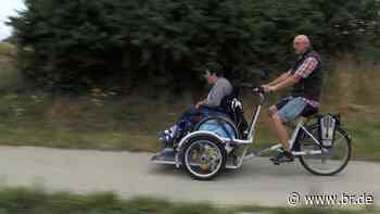 Wind im Haar: Diese Rollstuhl-Rikscha sorgt für Fahrrad-Gefühle - br.de
