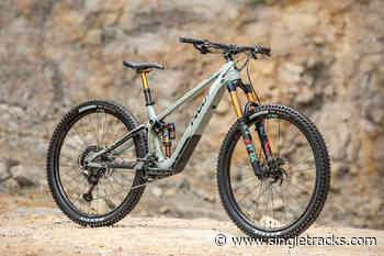 The Pivot Shuttle SL is a Sleek, Lightweight Trail eMTB - Singletracks.com