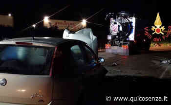 Incidente all'alba tra un'auto e un mezzo autospurgo, un ferito - Quotidiano online