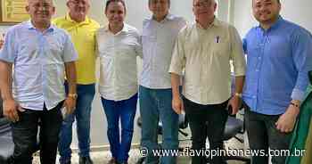Deputado Pedro Lobo recepciona vereadores do Crato em seu gabinete em Fortaleza - Flavio Pinto News