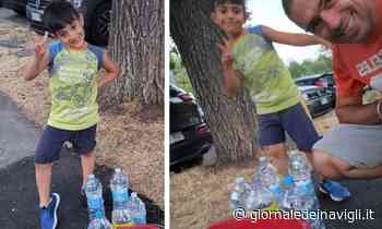 Piante sofferenti: il giovane Lorenzo di Corsico bagna gli alberi sotto casa per aiutarli a vivere - Giornale dei Navigli