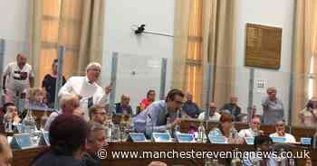 Calls for public inquiry into child sexual exploitation in Oldham defeated at raucous meeting - Manchester Evening News