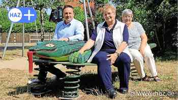 Sehnde-Ilten: Krokodil Konrad steht wieder auf Spielplatz in Bim Hille - HAZ