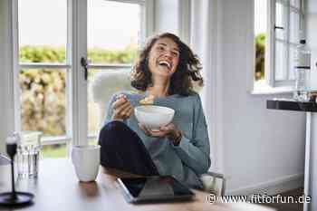 Abnehmen ohne Diät: Warum wir beim Essen jetzt auf unser Bauchgefühl hören - FIT FOR FUN