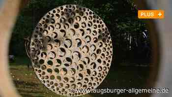 Von der Kugel, die eine Scheibe ist: Diedorfer Künstler macht Lochkunstwerke