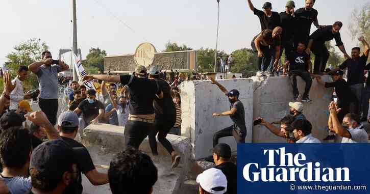 Shia factions mass in Baghdad raising fears of more unrest