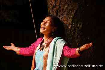 Theater im Hof in Kandern mit berührenden Liedern eröffnet - Kandern - badische-zeitung.de