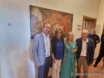 L’artista Maila Stolfi dona una sua opera al Comune di Montemurlo - tvprato.it