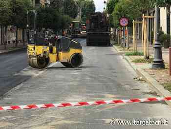 Il centro di Cuneo pieno di cantieri: bitumatura del Lungogesso e dei controviali del viale degli Angeli - TargatoCn.it