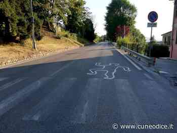 C’è una sagoma umana vicino a un attraversamento pedonale di Cuneo: chi l’ha disegnata? - Cuneodice.it