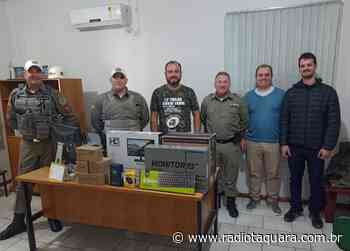 Brigada Militar recebe doação dos Jipeiros de Três Coroas - Rádio Taquara