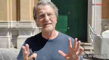 (VIDEO) Aversa. L'ex sindaco De Cristofaro: "la città deve scendere in piazza" - La Rampa