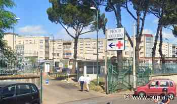 Aversa, un altro energumeno prende a calci la porta del Pronto Soccorso - PUPIA