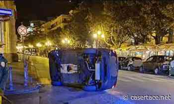 AVERSA. Perde il controllo dell'auto e si ribalta in via De Jasi. Ragazzo ferito - CasertaCE