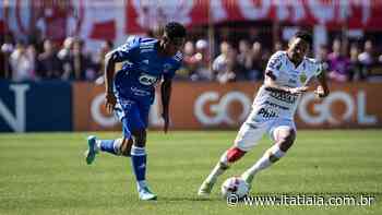 Rômulo mostra apoio a Geovane Jesus, que se machucou contra o Brusque - Itatiaia