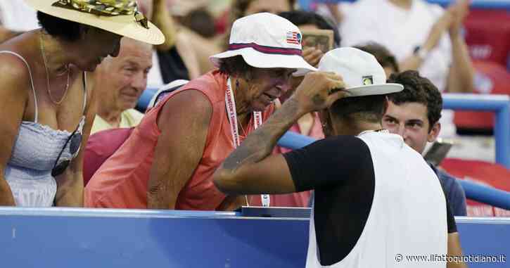 Nick Kyrgios chiede a una tifosa come servire sul match point. Ecco com’è andata a finire – VIDEO