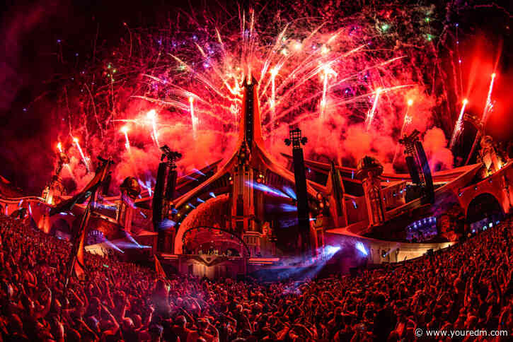 Watch ALL The Fireworks Go Off At Once On Tomorrowland’s Main Stage [VIDEO]