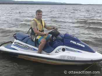 Ottawa Fire hails young man's aid in rescuing 3 people from river after watercraft capsizes