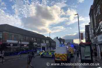 Eltham High Street stabbing: Teenage boy taken to hospital 