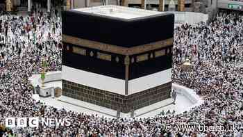 Mecca: Joy as pilgrims able to touch ancient Black Stone