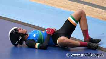 Commonwealth Games 2022: Indian cyclist Meenakshi suffers horrific crash after being run over by rival - India Today