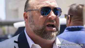 Schulmassaker von Sandy Hook: Verschwörungstheoretiker Alex Jones räumt Falschbehauptung ein