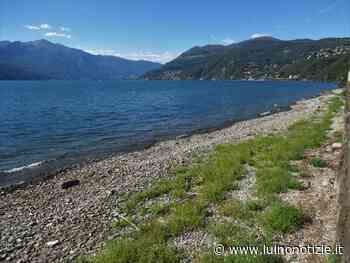 La "nuova" spiaggia sul lungolago di Luino, la foto è di Candido Quatrale - Luino Notizie