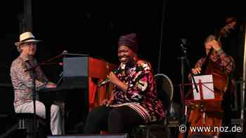 Jazzfans tanzen vor der Bühne: Sparkassen-Jazz-Festival in Dissen glänzt mit unterhaltsamer Vielseitigkeit - NOZ