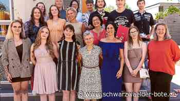 Bildung in Schramberg - Pflegekräfte schauen nach Abschluss in sichere Zukunft - Schwarzwälder Bote