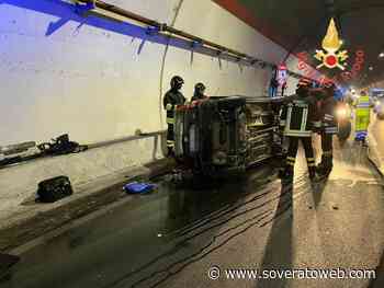 Auto si ribalta all'interno della Galleria Sansinato, conducente ferito - Soverato Web
