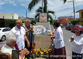 Devela Manuel Huerta busto de Gustavo Moreno en Misantla - Imagen de Veracruz