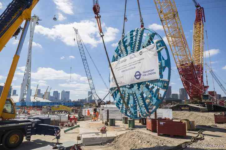 UK’s largest tunnel cutting head lowered into its London shaft