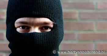 Politie waarschuwt voor rukkende naakte man met bivakmuts in Noord-Limburg - Hart van Nederland