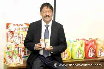 GST on unbranded food will create level-playing field for FMCG companies: Angshu Mallick of Adani Wilmar - Moneycontrol