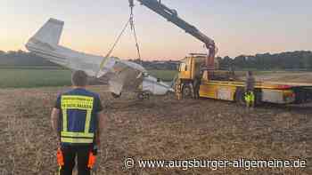 Pilot muss Start abbrechen: Flugzeug landet im Acker